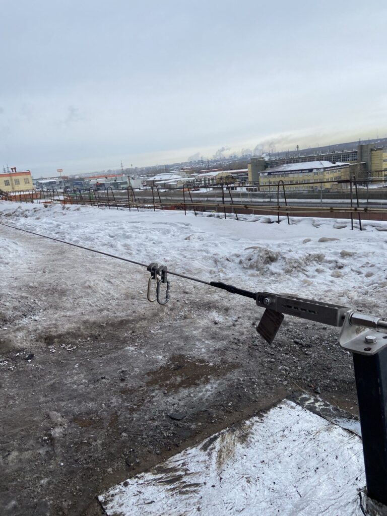 Монтаж анкерных линий СОЛО на кровлю и подкрановые пути
