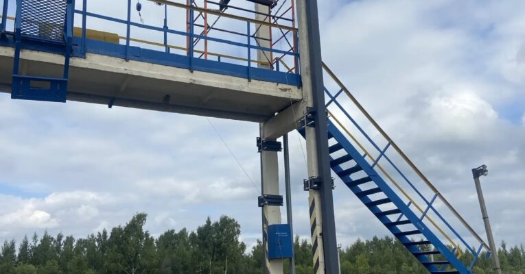Монтаж анкерной линии Дуэт на ж/д эстакаде склада ГСМ
